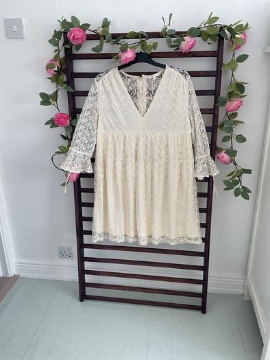 dress Bnwt cream lace mini dress grace & mila size small 10