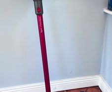 Dyson V7 Total Clean Cordless Vacuum with Wall Dock & Charger