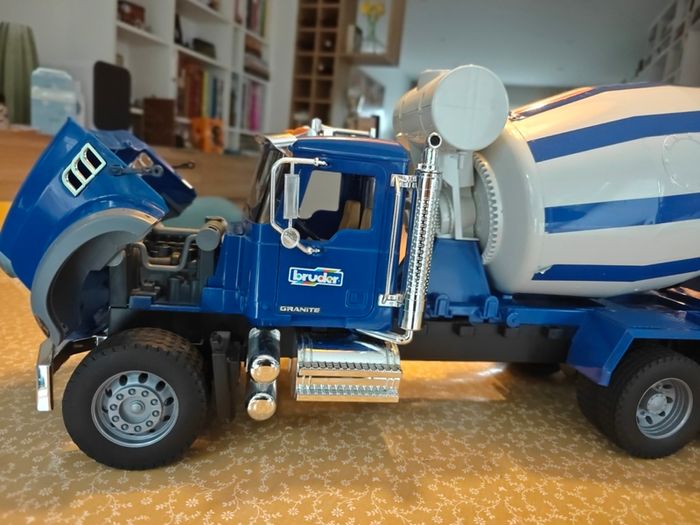 Bruder MACK Cement mixer Truck Toy