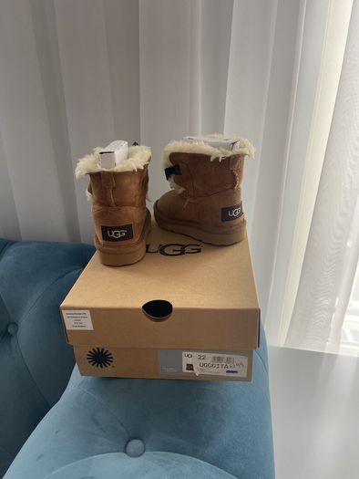 UGG boots Bailey bow infant size Uk5