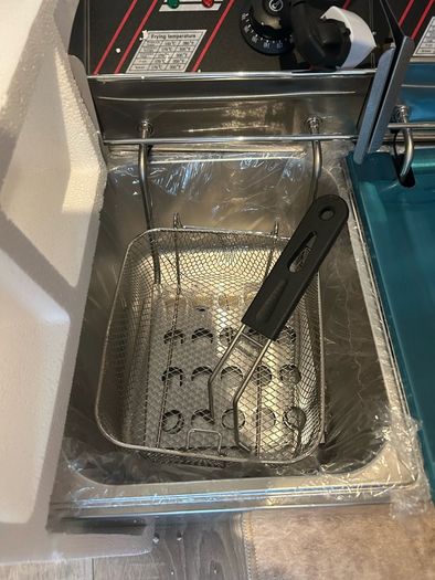 Stainless Steel Commercial Electric Fryer Stainless Steel Fryer 12L Electric Double Tank Double Sieve Machine for Chicken/Shrimp With Basket And Lid 12L 220v