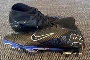 Nike men's size 8 football boots