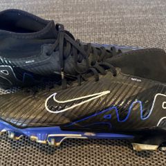 Nike men's size 8 football boots