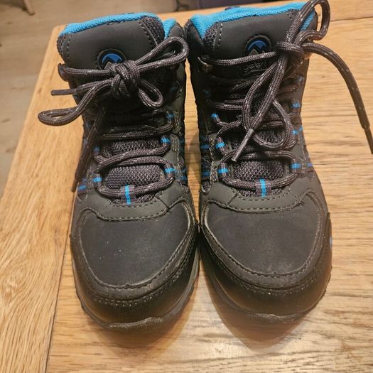 kids walking shoes