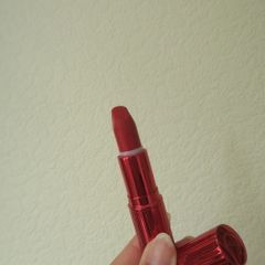 CharlotteTilbury Bright Red Matte Lipstick colour: Hollywood-Vixen