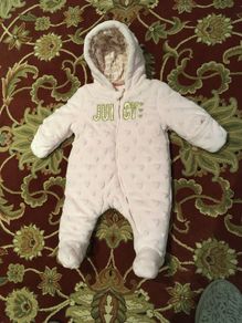 Juicy Couture Pramsuit size-0-3 month