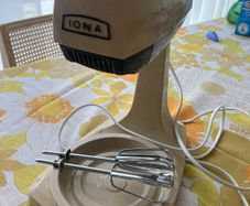 PLEASE READ Vintage Iona 1970s Hand Mixer with stand