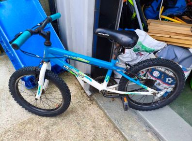 Apollo Outrage Children's 18" Wheel Bike. Suitable for 4 - 9 Years Old