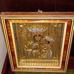 Vintage Catholic Religious Icon Changes In 3 Different Motifs.