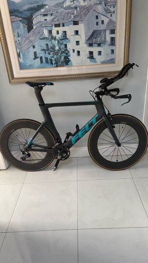 Cycling bikes road