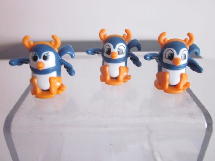 Kinder Joy Holiday Penguin Limited Edition Mini figure X3