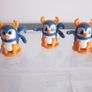 Kinder Joy Holiday Penguin Limited Edition Mini figure X3 Image 4
