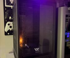 Thermaltake Tower 200 PC Case