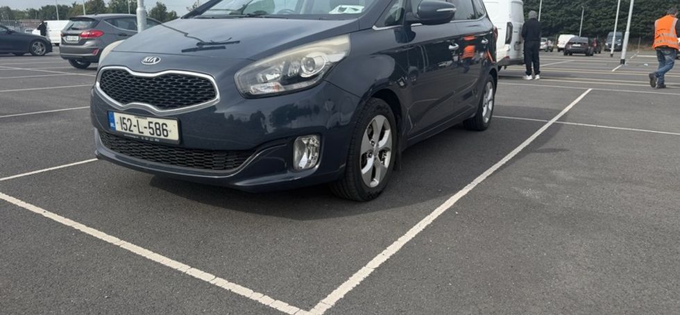2015 Kia Carens