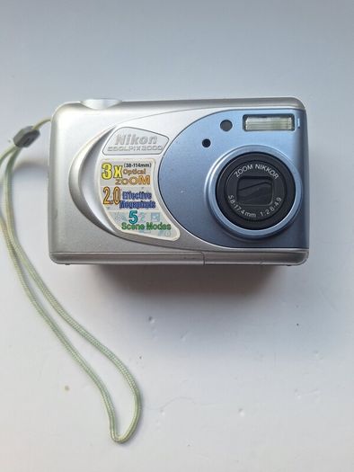 Nikon Coolpix 2000