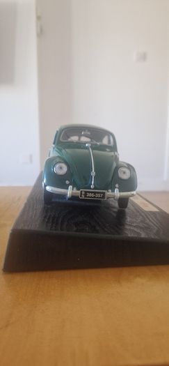 Maisto Volkswagen 1951 1:18 Green Diecast Model