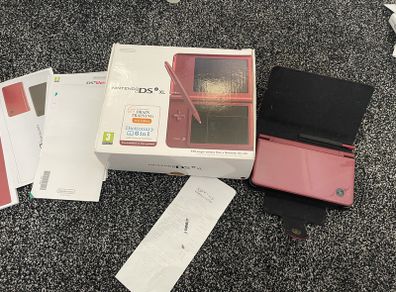 Nintendo DS XL Original package, case mint condition