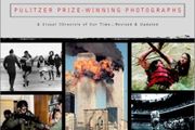 Moments - Pulitzer Prize-winning Photographs - A Visual Chronicle Of Our Times - Revised And Updated Edition.