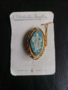 Brand New Vintage Cameo Brooch