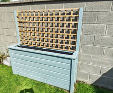 Trellis wooden planter