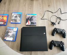 PlayStation 4 (plus 4 games)
