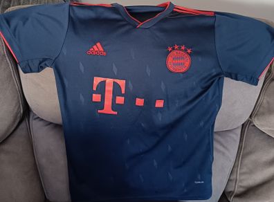 Bayern Munich football jersey