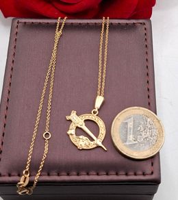 Vintage 9ct tara pendant necklace