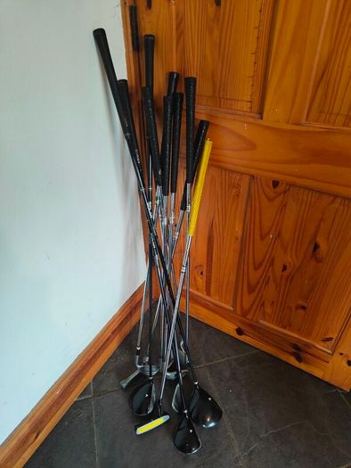 golf clubs trolley and bag