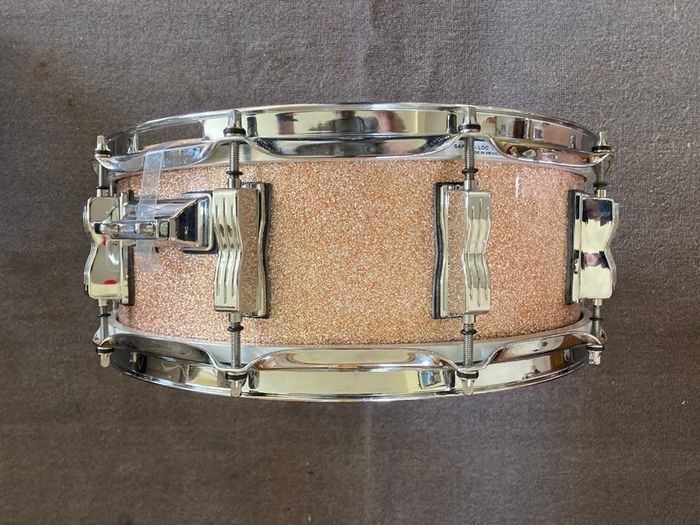Ludwig Champagne Sparkle 7-ply Maple 14x5 Snare Drum