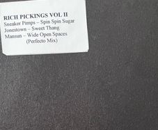 Mansun wide open space (perfecto mix) , sneaker pimps (armands dark garage mix) 12" vinyl