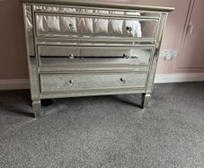 Chest of drawers & 2 lockers