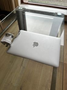 Apple MacBook Air (2017) (Great condition)