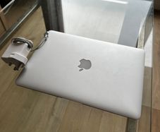 Apple MacBook Air (2017) (Great condition)