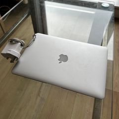 Apple MacBook Air (2017) (Great condition)