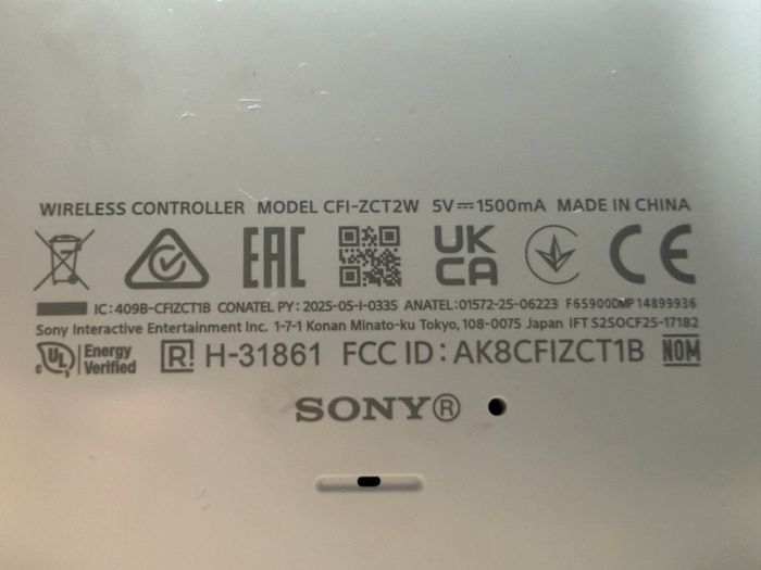PS5 DualSense controller
