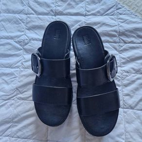 Fitflop size 7 black leather sandals with buckle