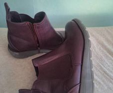 Heavenly Feet purple leather ankle boots