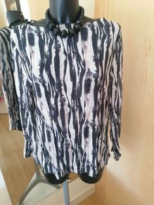 Women's Top Nwt Size 16