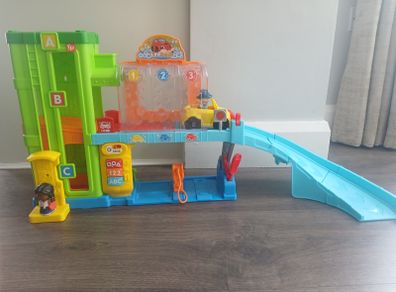 Fisher Price Little People Light up Garage
