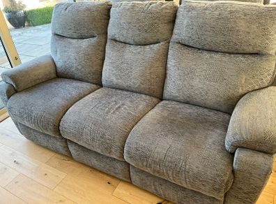 Sofa & 2 Armchairs