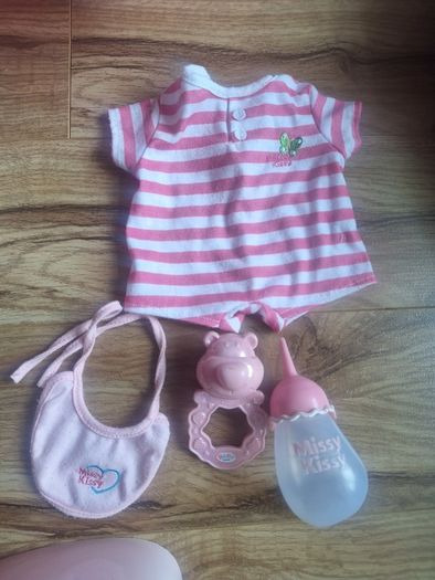 Dolls cot & Missy Kissy doll