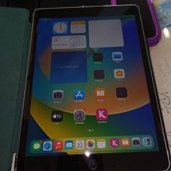 Apple Ipad For Sale. Not Used Only On Stage Gen 9.only Used On Stage With  And And All Was Uses Was 1 App.bands Retired Hence For Sale.