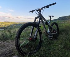 Commencal Meta AM V4.2 RACE