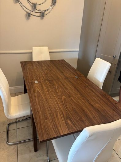 Dining Table + 4 Chairs