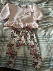 Girls next two piece suit 9/12 mths