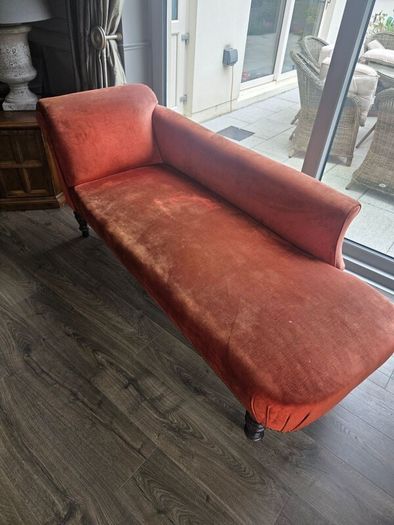 Vintage Burnt orange chaisse longue