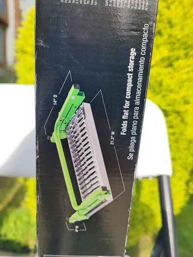 Tire step for jeeps and vans with roof racks/roof carriers