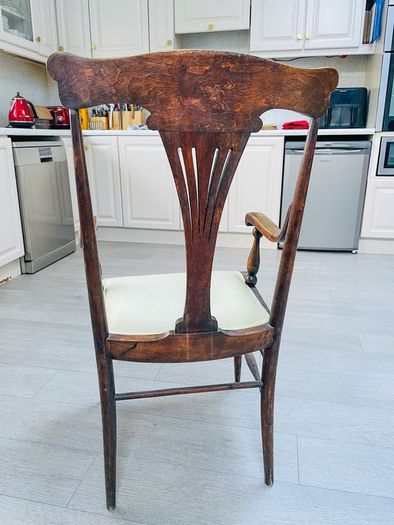 Pair of Georgian Revival Hepplewhite-Style Armchairs (c. 1890-1920)
