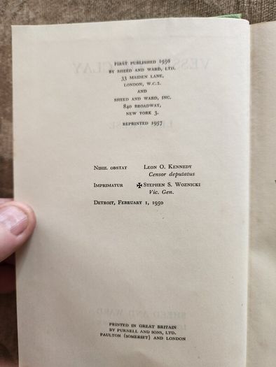 Vessel Of Clay. By Leo Trese. 1957 Hardback In Good Condition. See Photos For Same.