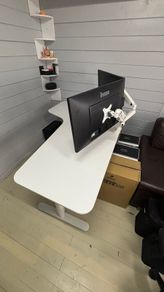 L Shape electric desk + 2 screens and swing arm